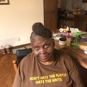 Meet your Posher, Cynthia